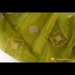Зелёная шёлковая органза с вышивкой и зеркалами хамелеон